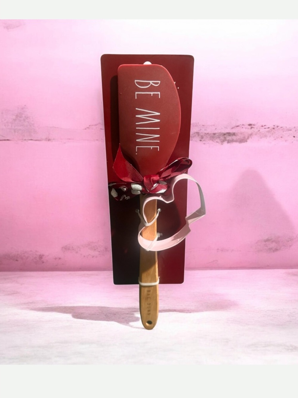 Rae Dunn Be Mine Valentine’s Rubber Spatula & Pink Heats Cookie Cutter Set NEW